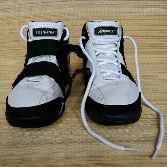 Lebron 20-5-5 'White Neutral Grey' - Picture 4 of 8